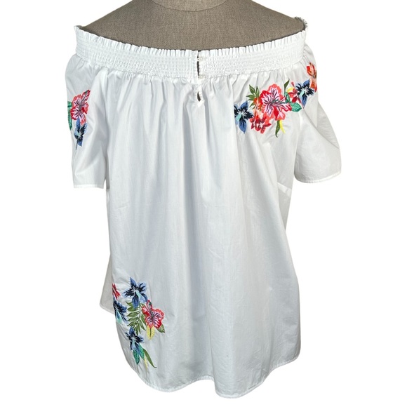 Talbots Woman Cool Cotton Floral Embroidered Blouse With Smocked Necklin… - Picture 2 of 14